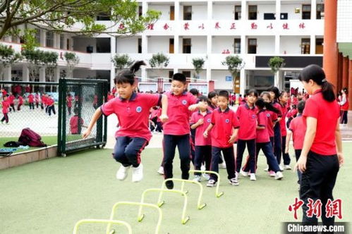 小学课间户外游戏,小学课间户外游戏欢乐时光