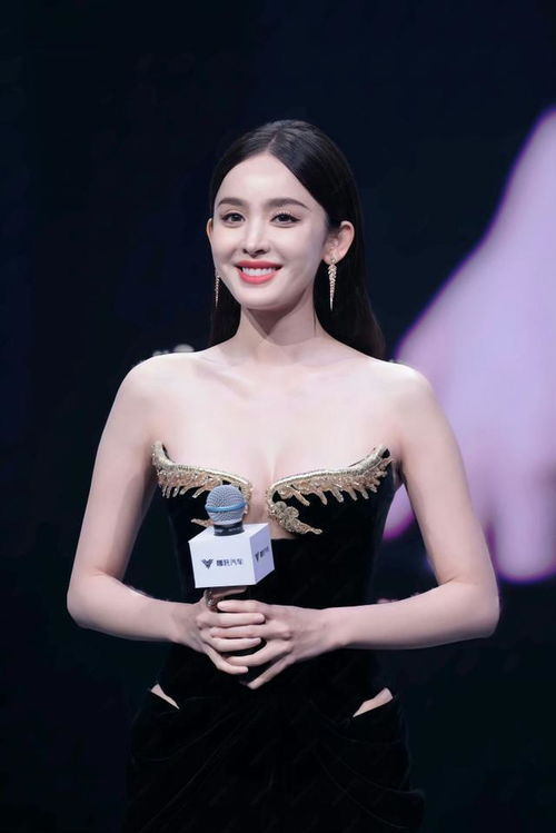 古力娜扎代言的游戏,传奇世界中的璀璨明星